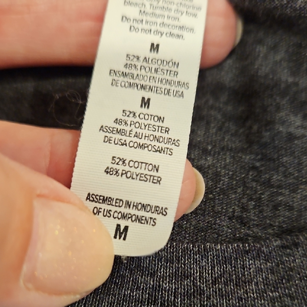 Taylor Swift  gray short sleeve graphic concert tee Med. REPUTATION tour dates - Picture 4 of 9